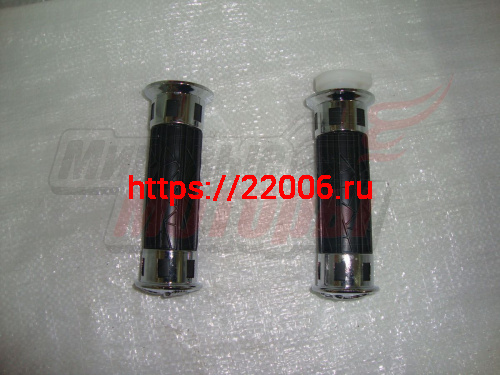 Ручки руля резиновые скутер (сетчатый рисунок, с орлом на торцах) (пара) 132*32*22 Ручки руля резиновые скутер (сетчатый рисунок, с орлом на торцах) (пара) 132*32*22